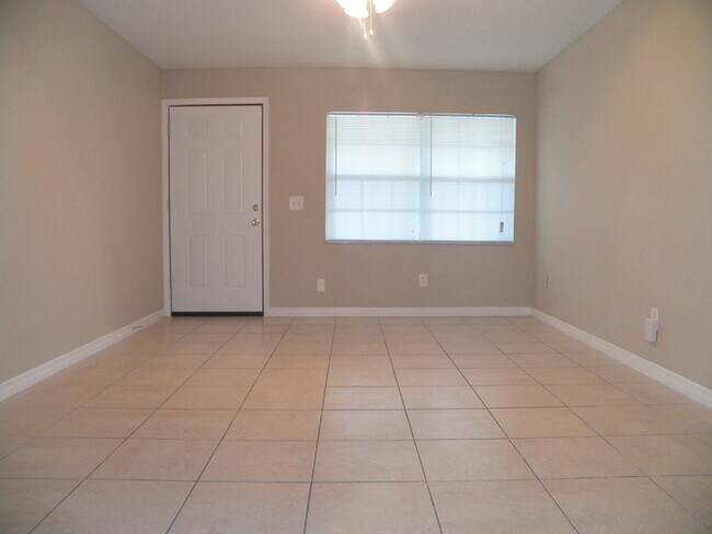 Building Photo - Beautiful 3/2 Home with Bonus Room!