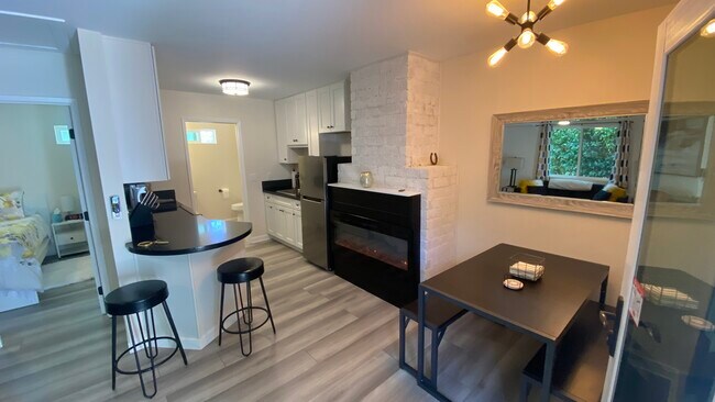 Building Photo - 418 Los Verdes Dr