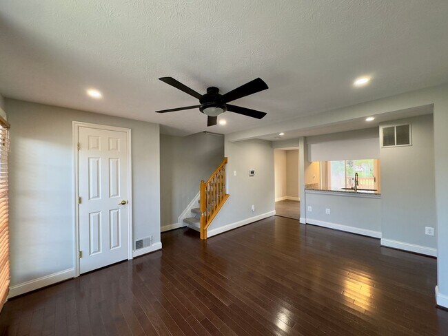 Building Photo - Charming 2 Bedroom/2 Bathroom Townhome in Windsor Mill, MD!