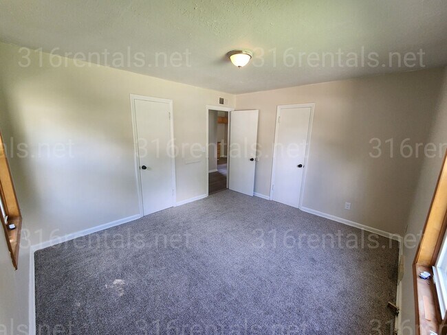 Foto del edificio - $995 - 3 bedroom / 1 bathroom - Single Fam...