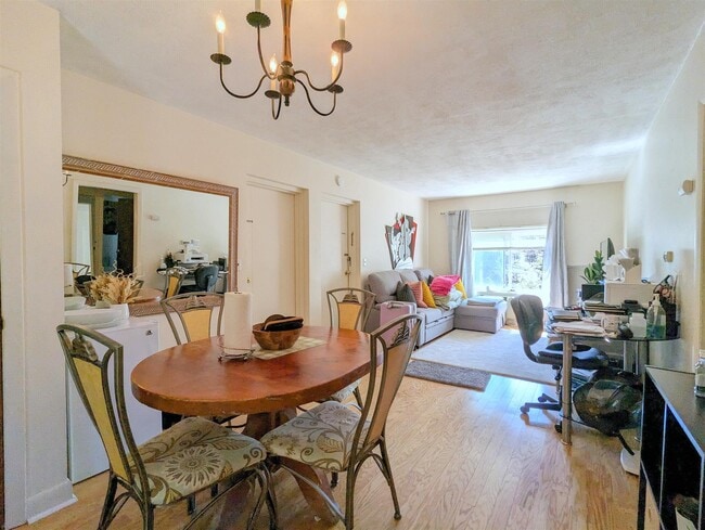 Foto del edificio - 998 Massachusetts Ave