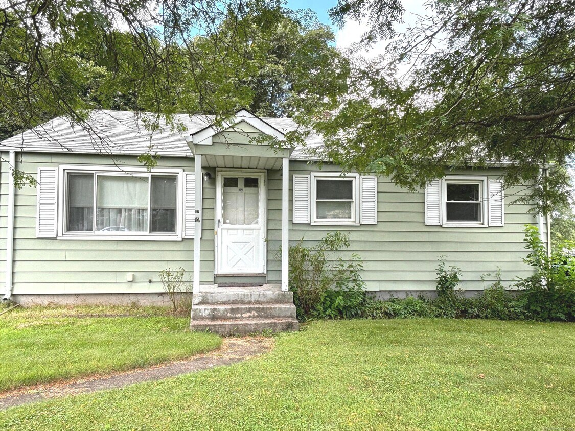 Primary Photo - 17 Mayfair Rd