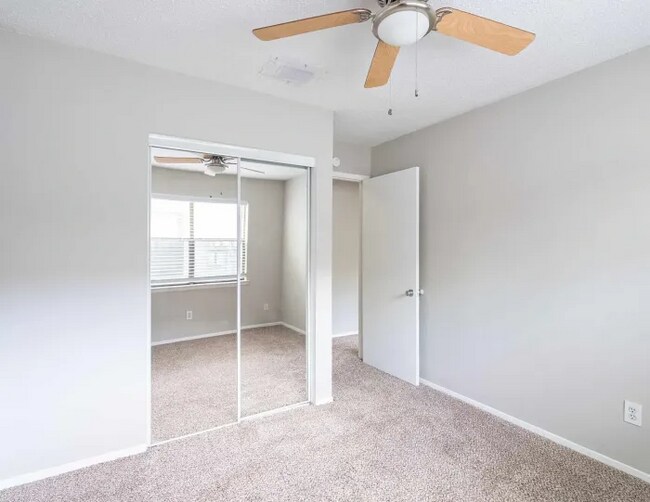 Foto del edificio - Get 50% Off Your First Month – Move In & Save!