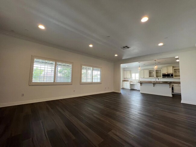 Building Photo - 4 Bedroom home for leasing in Eastvale