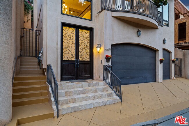 Foto del edificio - 6477 Deep Dell Pl