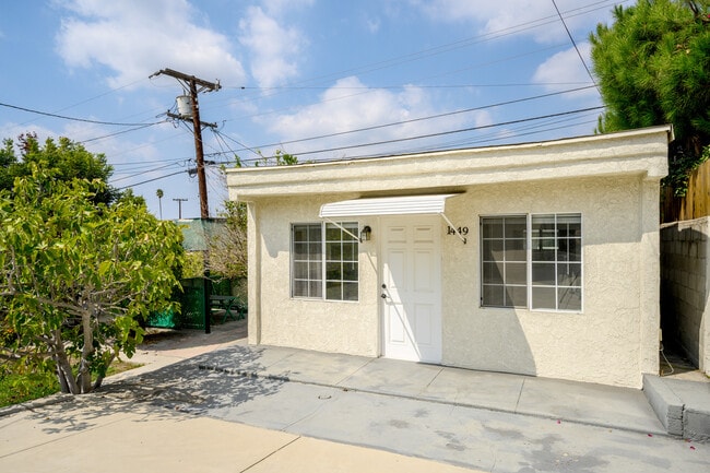 Building Photo - 1449 E Garfield Ave