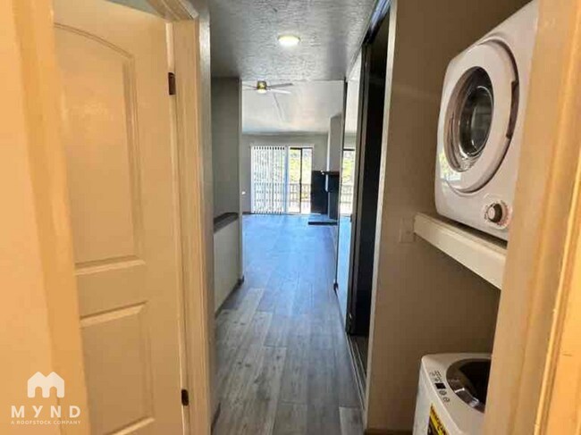 Foto del edificio - 5400 Mountain Blvd