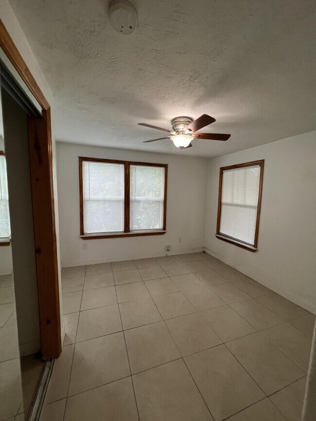 Building Photo - 311 Pershing Way
