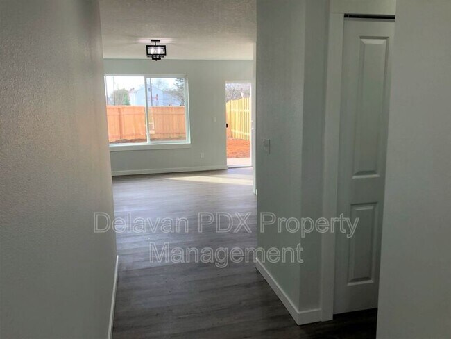 Building Photo - 1396 Kimber Ct