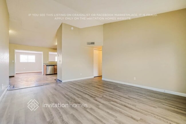 Building Photo - 1417 W Curry St