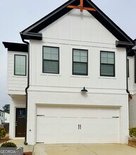 Building Photo - 123 S Auburn Lndg Pl