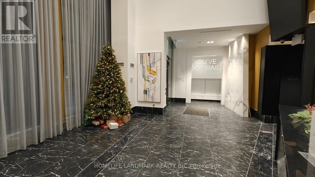 Building Photo - 70 Princess St