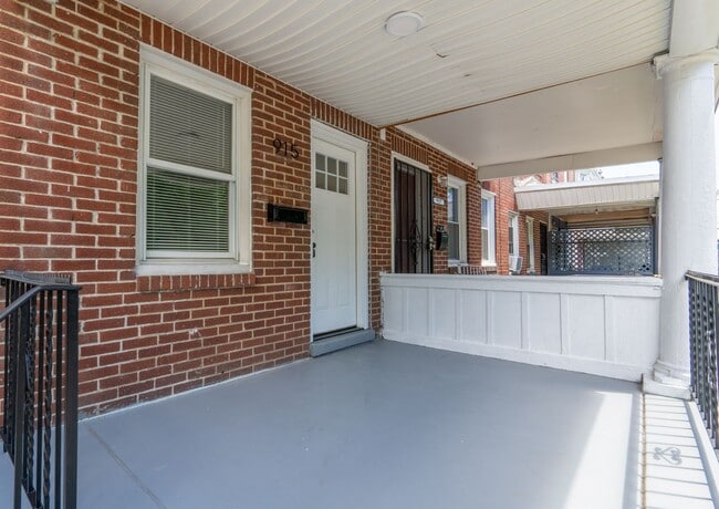 Building Photo - Newly rehabbed 3 bedroom With garage