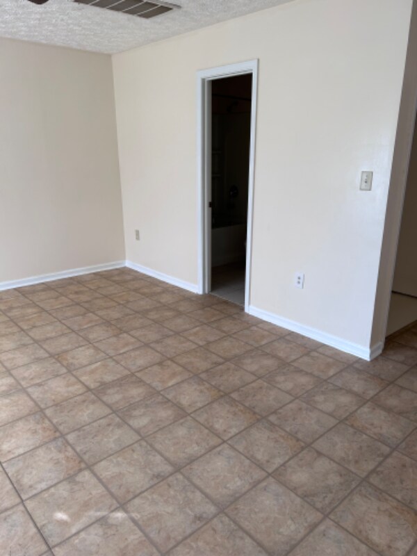 Foto del edificio - 241 Evergreen Trail SE
