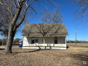 Building Photo - 131 Campground Rd