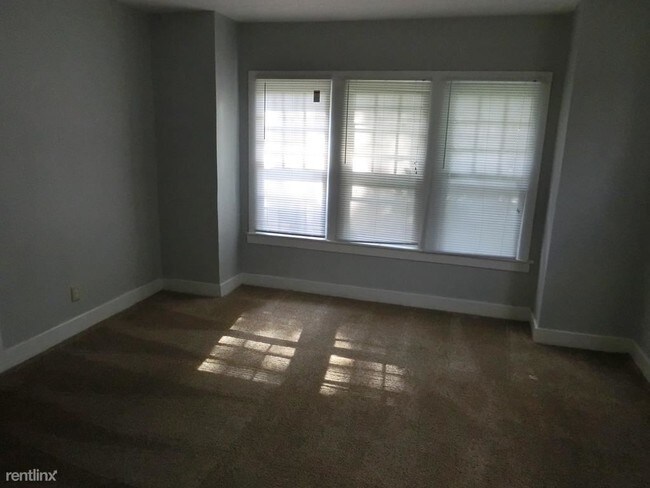Building Photo - 3 br, 1 bath House - 697 Berkeley Rd