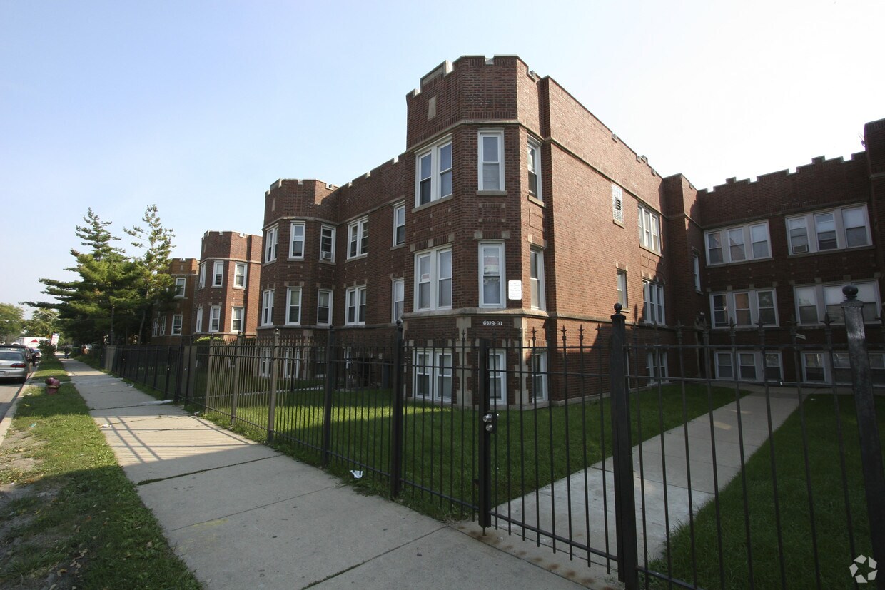 Primary Photo - 6529 S California Ave