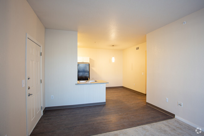 2BR, 2BA - 1221 SF - Reserve at Northglenn