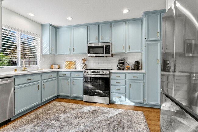 Building Photo - Stunning Aliso Viejo Pool Home 4 Bedroom