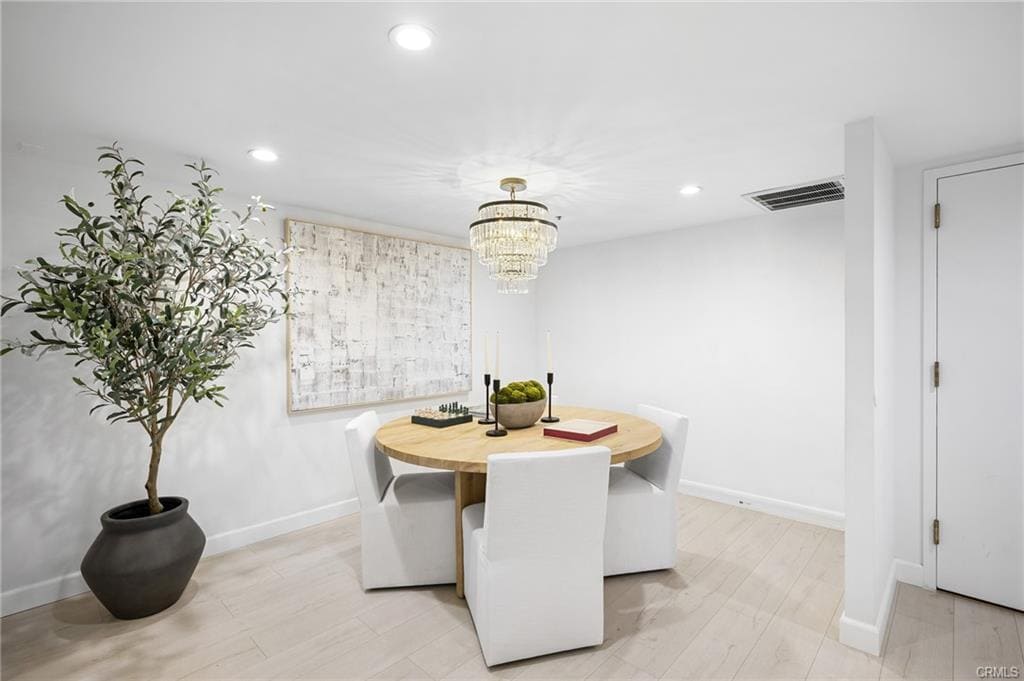 Foto principal - 345 Pioneer Dr