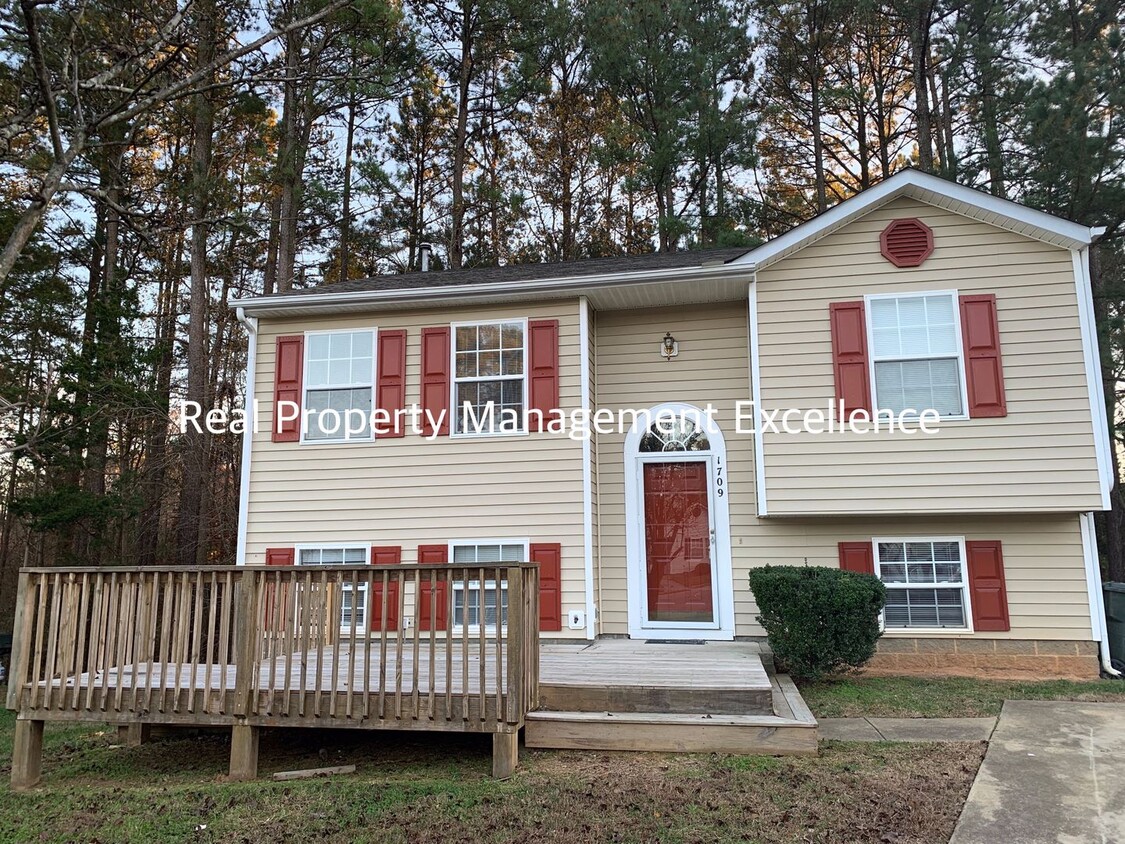Primary Photo - Conveniently Located Home In Raleigh, Spli...