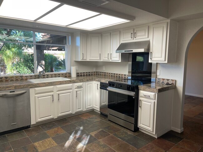 Foto del edificio - 15838 E Burro Dr