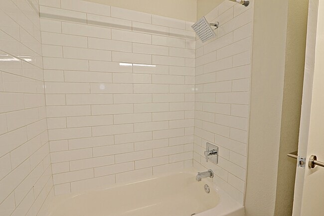 Building Photo - The Collins