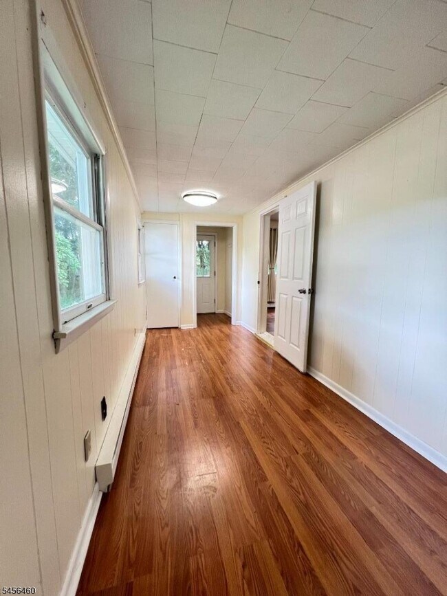 Foto del edificio - 285 Rutherford Ave