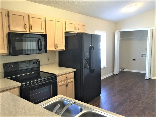 Building Photo - 1819 Harbor Island Dr