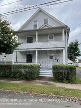 Building Photo - 92 Meadow St