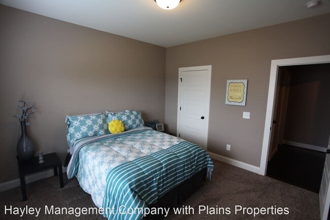Building Photo - 3 br, 3 bath House - 1661 Overhill Court