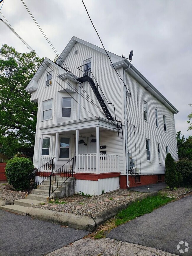 Building Photo - 203 Woodbine St