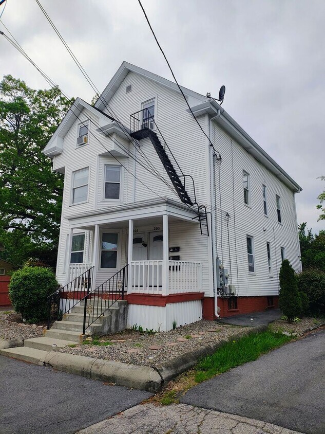 Primary Photo - ****Cranston/Auburn Neighborhood - Two Bed...