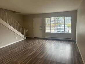 Building Photo - 3449 Redwood Ave