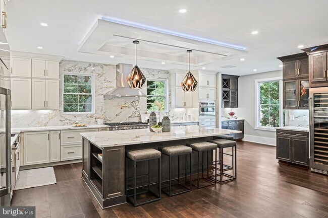 Foto del edificio - 9615 Locust Hill Dr