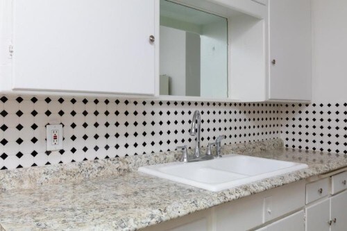 Foto del edificio - 1712 E 1st St