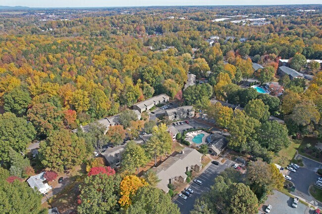 Foto aérea - Hunt Club Apartments, LLC