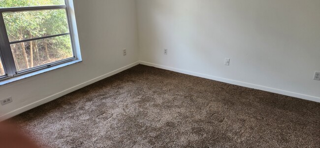 Bedroom carpet - 1829 Agora Cir SE