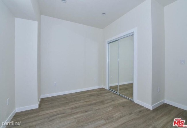 Foto del edificio - 4817 S Gramercy Pl