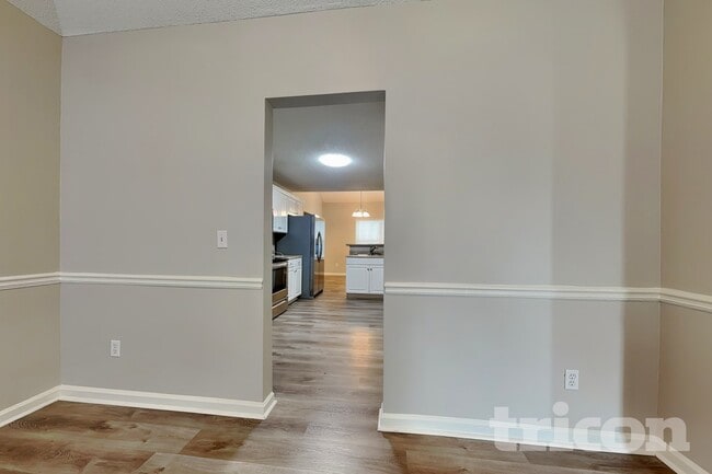 Building Photo - 496 Birchwood Dr