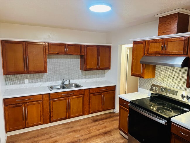 Foto del edificio - 1217 Holiday Pl