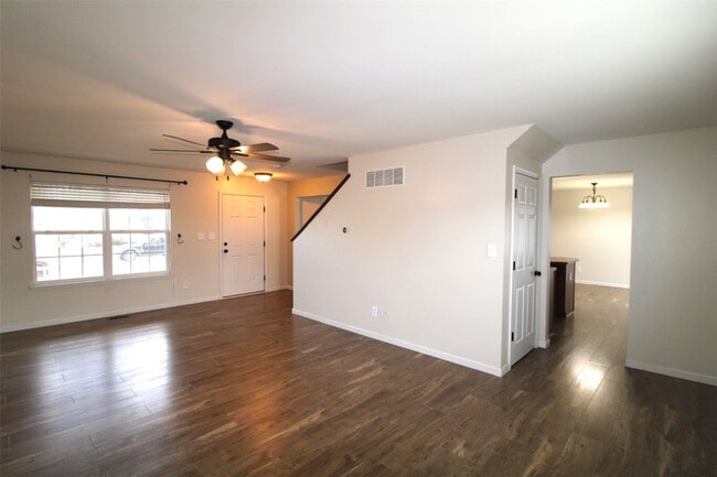 Foto del edificio - 221 Pecan Bluffs Dr