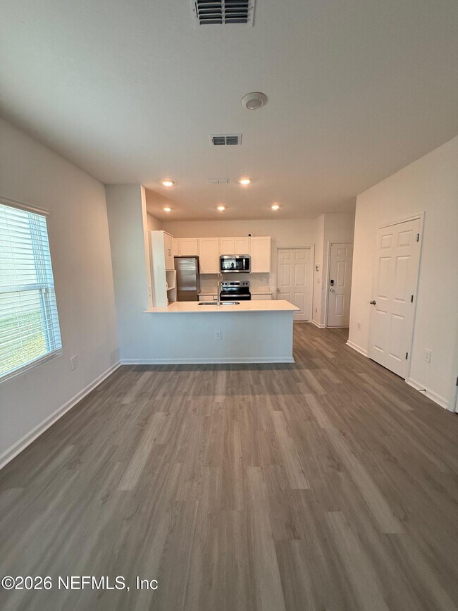 Building Photo - 891 Rivertree Pl