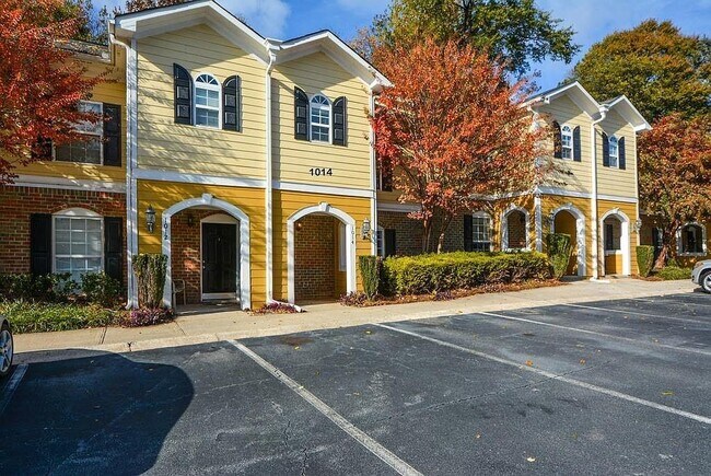 Foto del edificio - 1014 Summer Pl NW