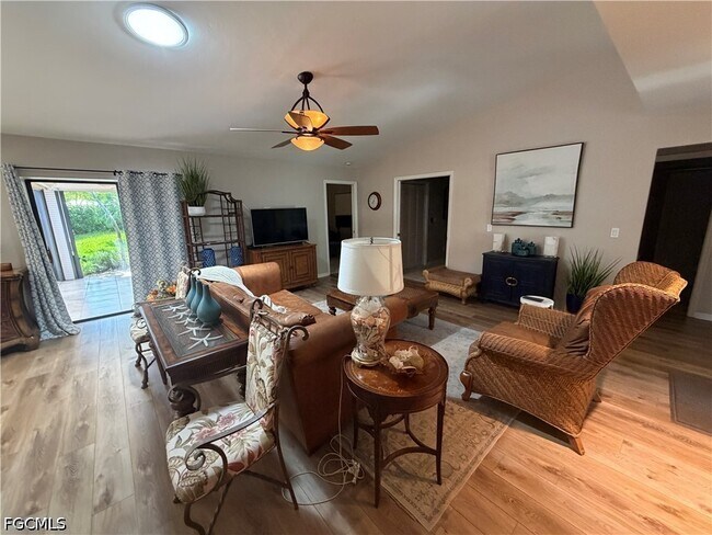 Foto del edificio - 5883 Sand Oak Dr