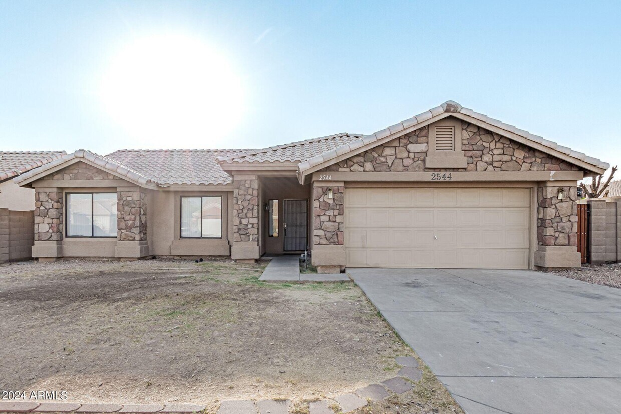 Foto principal - 2544 N 85th Ave