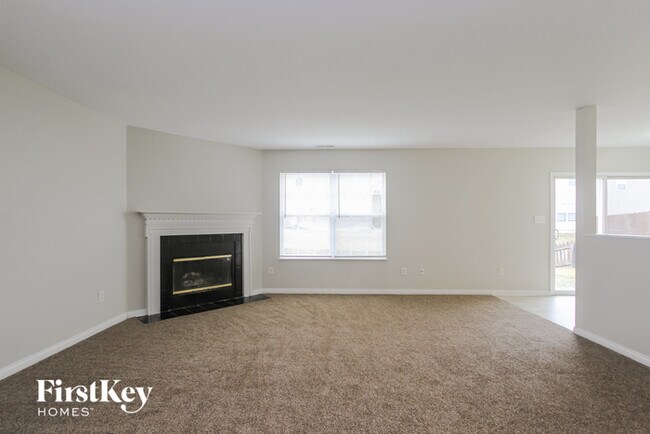 Building Photo - 3920 Hornickel Dr