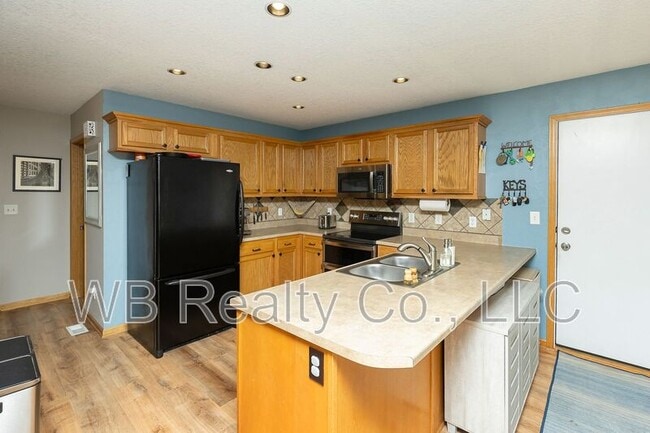 Building Photo - 10202 Catalina Dr