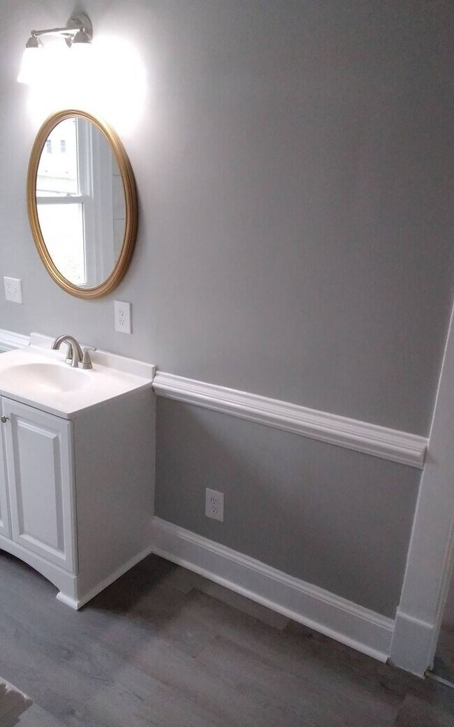 Foto del edificio - 2 bedroom house in Colonial Heights