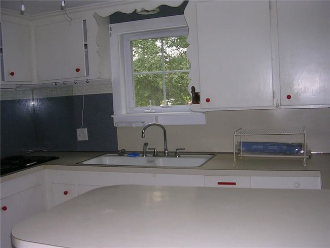Building Photo - 284 Harkney Hill Rd